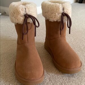 Cozy Tan Suede Boots with Fur Lining